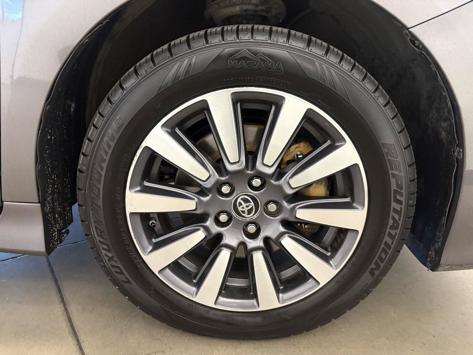 Used 2018 Toyota Sienna XLE Premium w/ Carpet Mat Package AWD/4WD image 53