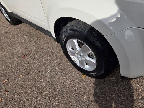 Used 2009 Ford Escape XLT image 12
