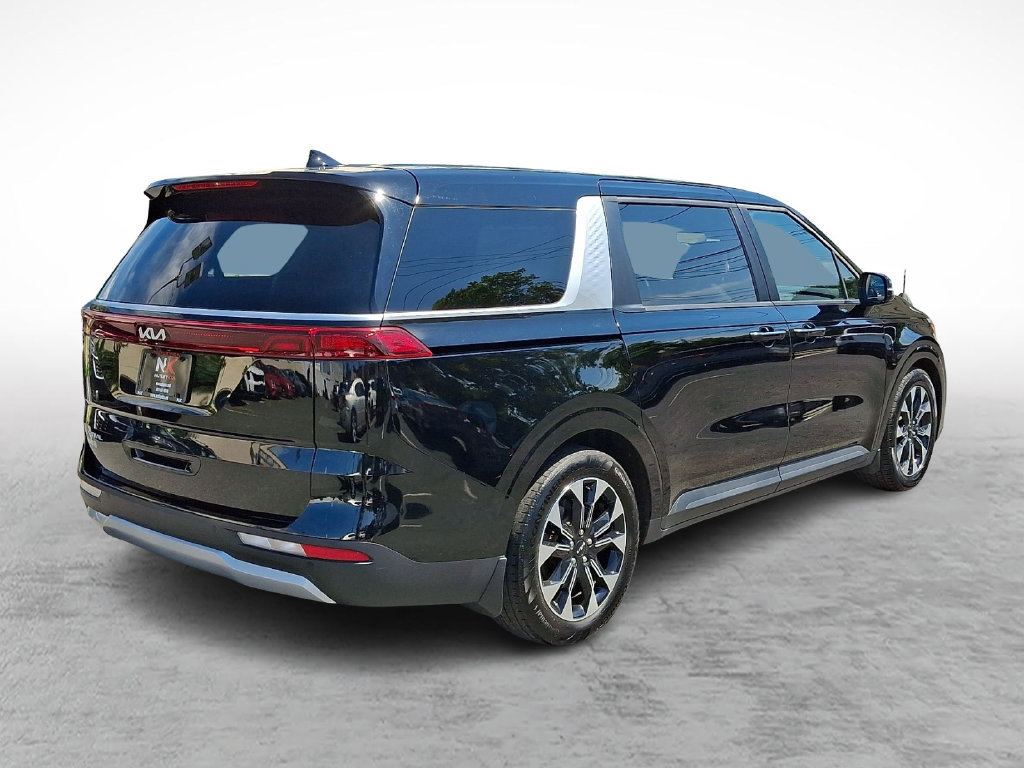 Used 2024 Kia Carnival EX FWD image 6
