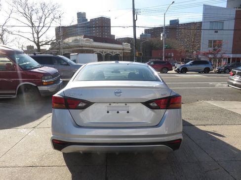Used 2022 Nissan Altima 2.5 SV image 8