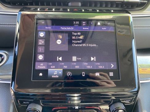 Certified 2023 Jeep Grand Cherokee Laredo image 24