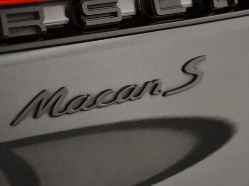 Used 2024 Porsche Macan S image 11