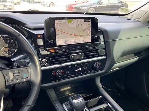 Used 2022 Nissan Pathfinder SL w/ SL Premium Package image 8