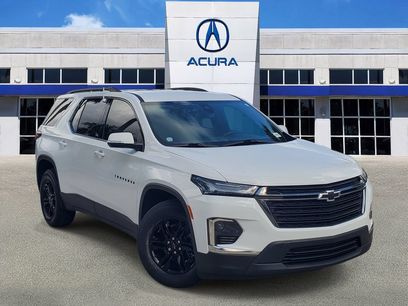 Used 2024 Chevrolet Traverse LT