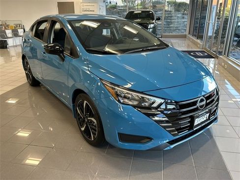 New 2025 Nissan Versa SR w/ Trunk Package image 2