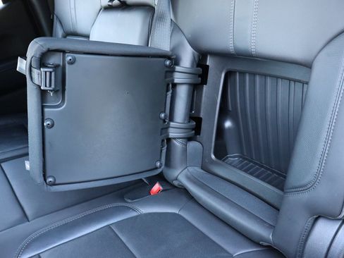 Used 2020 Chevrolet Silverado 1500 High Country w/ Technology Package image 25