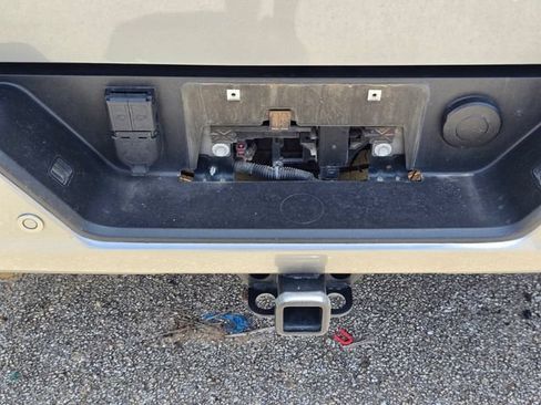 Used 2024 GMC Sierra 1500 AT4 w/ Technology Package AWD/4WD image 12