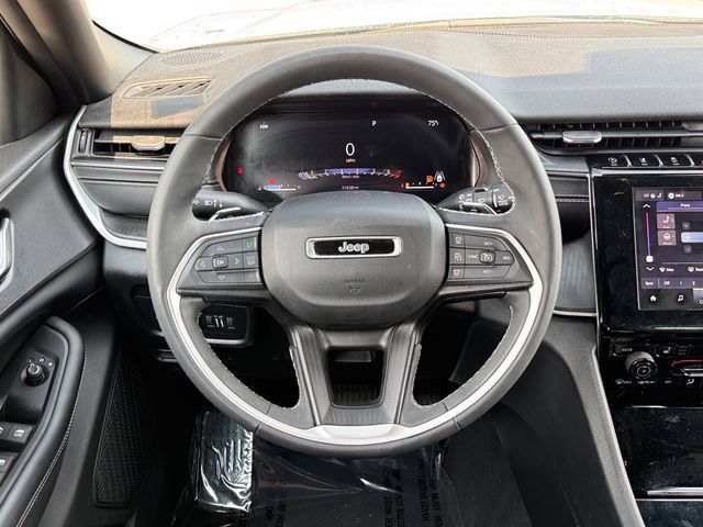 Used 2023 Jeep Grand Cherokee L Laredo AWD/4WD image 11