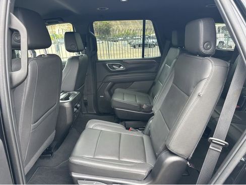 Used 2022 Chevrolet Tahoe LT w/ Luxury Package AWD/4WD image 18