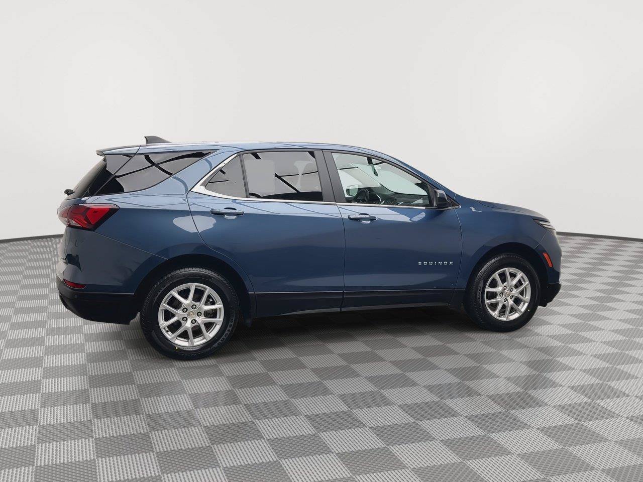 Used 2024 Chevrolet Equinox LT w/ LPO, Floor Liner Package AWD/4WD image 39