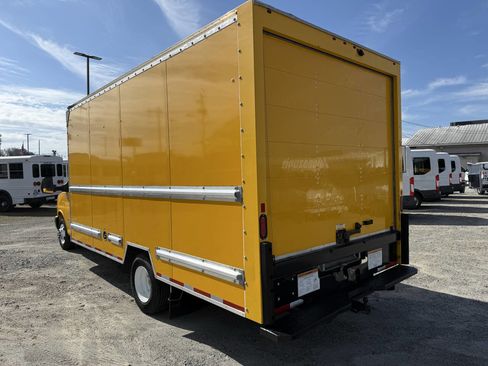 Used 2021 GMC Savana 3500 Extended w/ Power Convenience Package image 6