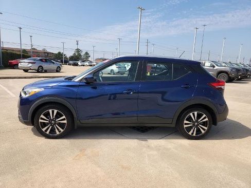 Certified 2020 Nissan Kicks SV image 8