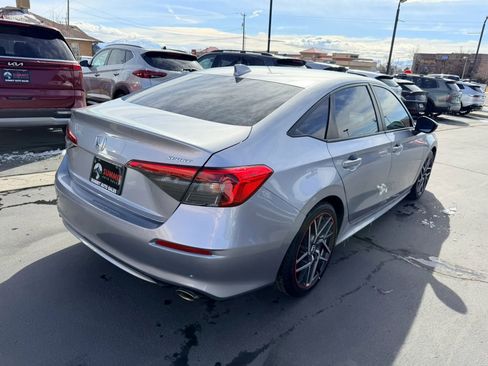 Used 2023 Honda Civic Sport image 4