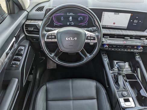 Certified 2024 Kia Telluride EX image 17