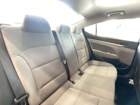 Used 2020 Hyundai Elantra SEL FWD image 23