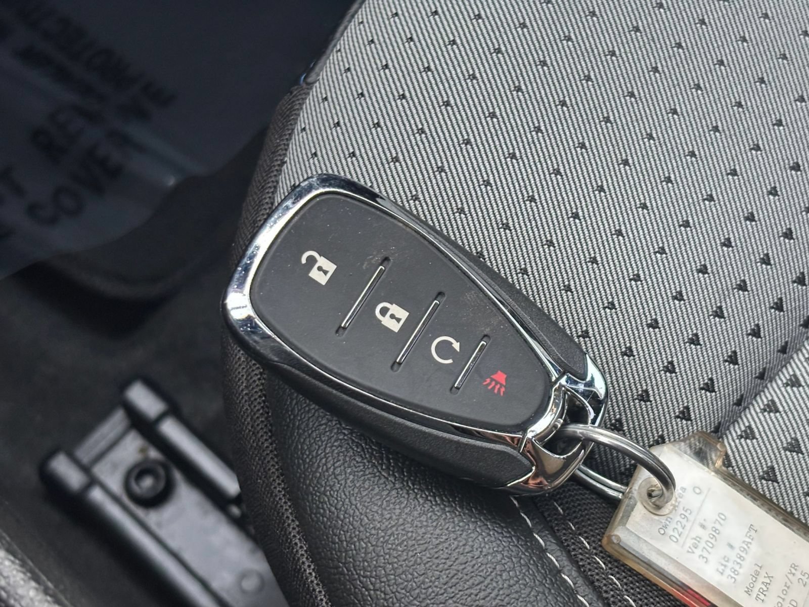 Used 2025 Chevrolet Trax LT FWD image 20