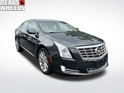 Used 2014 Cadillac XTS Luxury FWD image 3