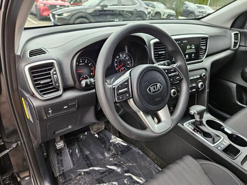 Used 2022 Kia Sportage LX image 18