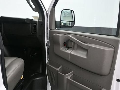 Used 2024 Chevrolet Express 3500 LS RWD image 18