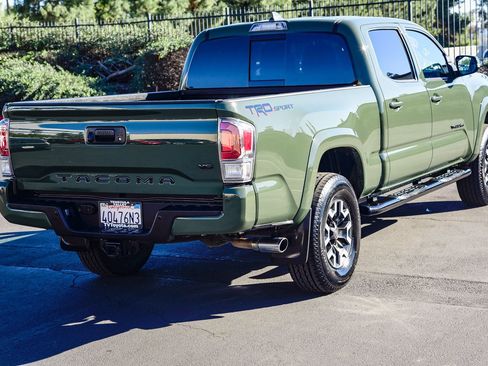 Used 2022 Toyota Tacoma TRD Sport image 7