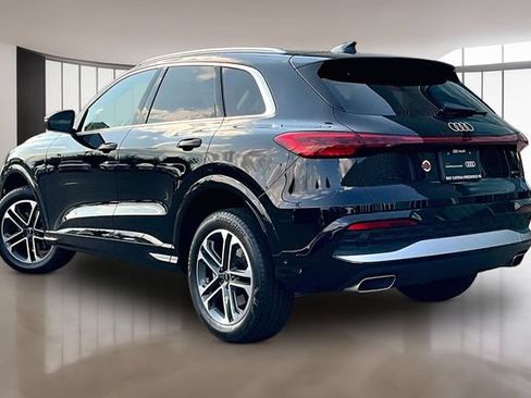 Used 2025 Audi Q5 Premium w/ Convenience Package AWD/4WD image 4