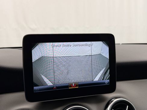 Used 2019 Mercedes-Benz GLA 250 4MATIC SUV AWD image 18