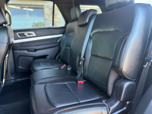 Used 2016 Ford Explorer XLT w/ Equipment Group 202A image 14
