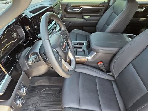 Used 2024 GMC Sierra 1500 Elevation w/ Elevation Premium Package AWD/4WD image 13