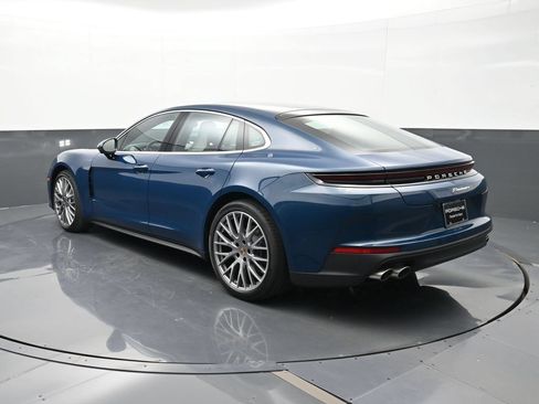 Certified 2025 Porsche Panamera image 3
