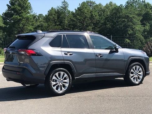 Used 2019 Toyota RAV4 XLE Premium w/ Cold Weather Package FWD image 3