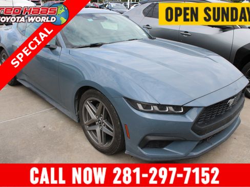 Used 2025 Ford Mustang Premium RWD image 1
