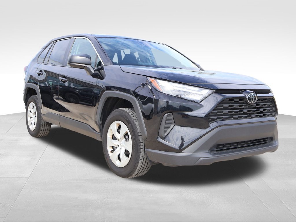 Used 2025 Toyota RAV4 LE AWD/4WD image 6