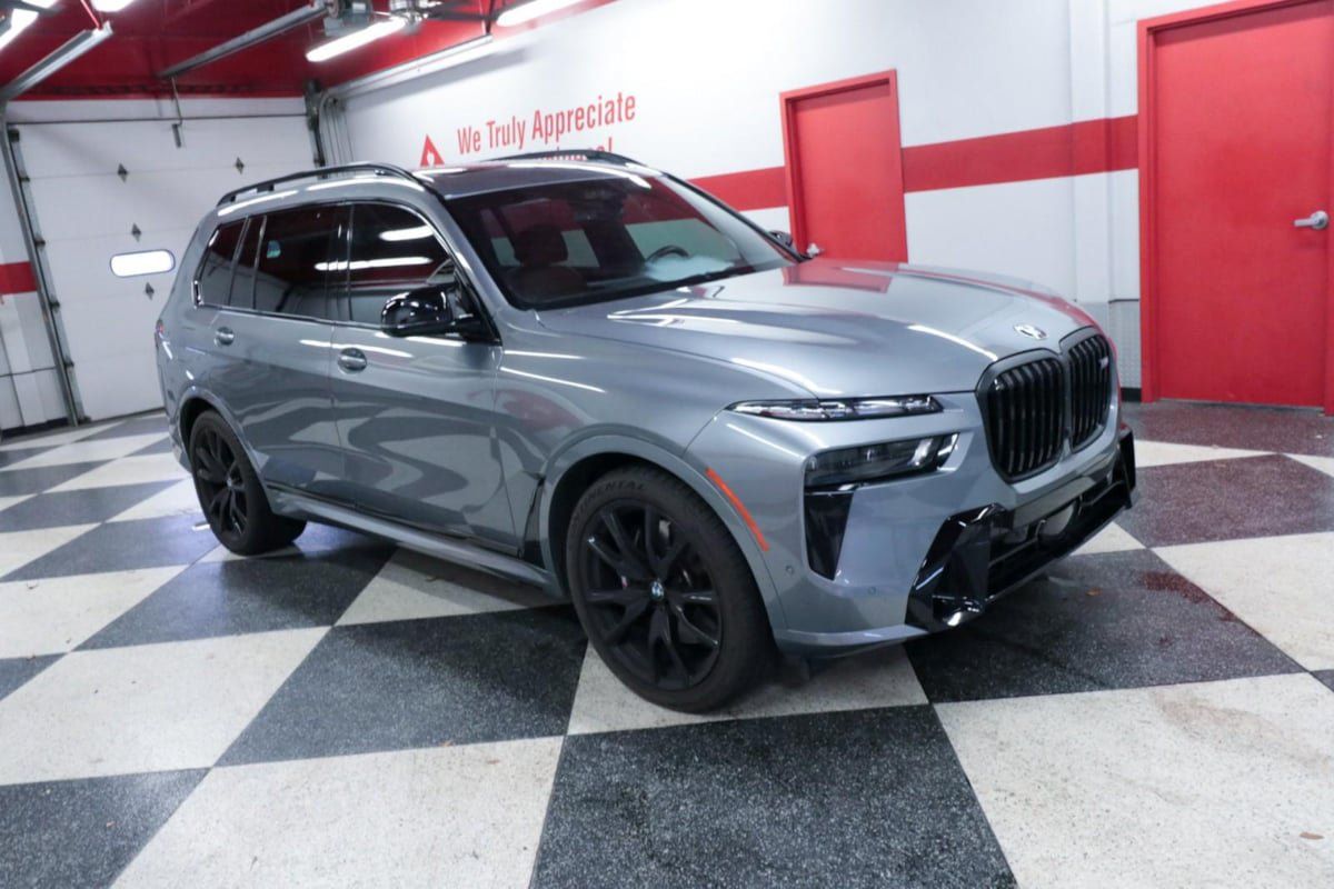 Used 2024 BMW X7 M60i w/ Executive Package AWD/4WD image 3