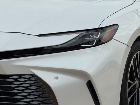 Used 2025 Toyota Camry XLE w/ Premium Plus Package image 11