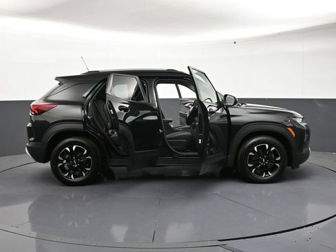 Used 2023 Chevrolet TrailBlazer LT FWD image 33