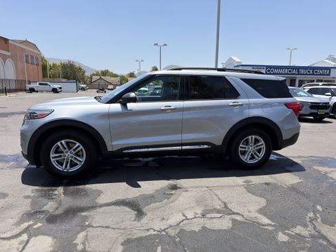 Used 2023 Ford Explorer XLT RWD image 5