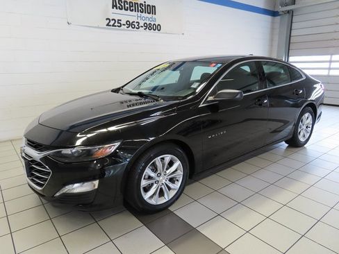 Used 2023 Chevrolet Malibu LT image 2