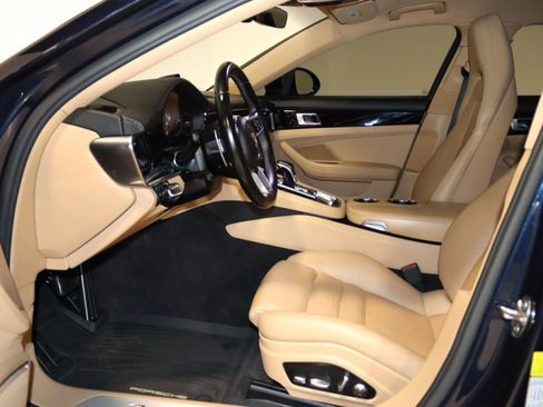 Used 2018 Porsche Panamera 4 image 46