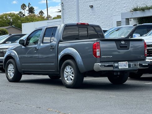 Used 2018 Nissan Frontier SV RWD image 7