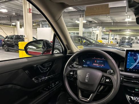 Certified 2023 Lincoln Corsair AWD w/ Equipment Group 101A image 22