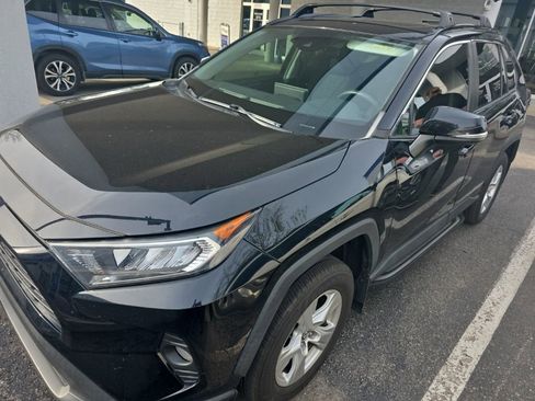 Used 2020 Toyota RAV4 XLE w/ Convenience Package image 1