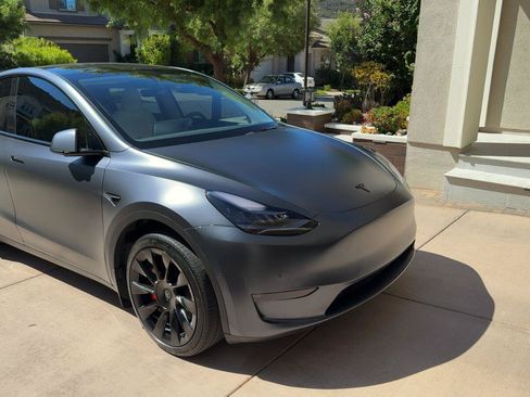 Used 2021 Tesla Model Y Long Range AWD/4WD image 2