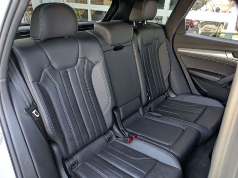 Used 2024 Audi Q5 2.0T Premium w/ Summer of Audi Package image 29