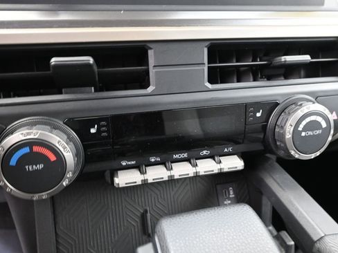 Used 2024 Toyota Tacoma SR5 AWD/4WD image 20