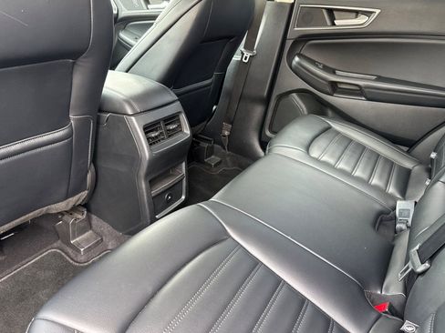 Used 2022 Ford Edge SEL image 12