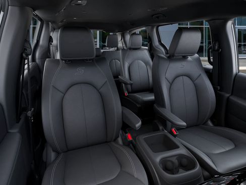 New 2026 Chrysler Pacifica Select w/ S Appearance Package FWD image 16