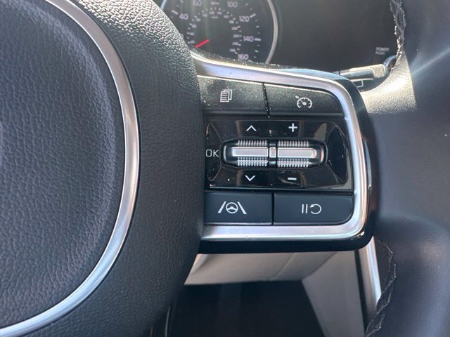 Used 2024 Kia Carnival LX FWD image 17