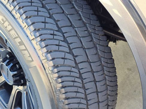 Used 2019 Ford F150 Lariat image 18