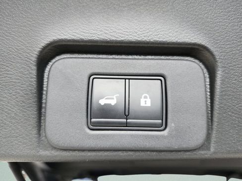 Used 2021 Nissan Rogue SL FWD image 14
