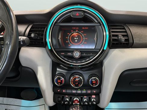 Used 2018 MINI Cooper S FWD image 16